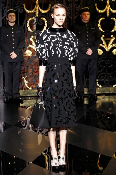 Look 38